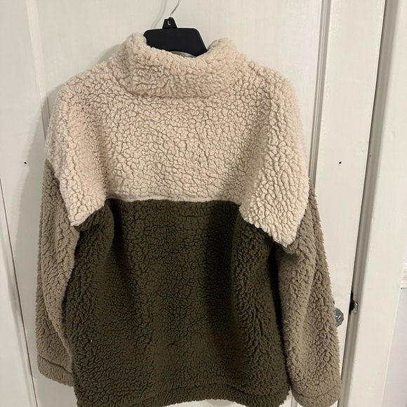 Fleece - Picture 2 of 2